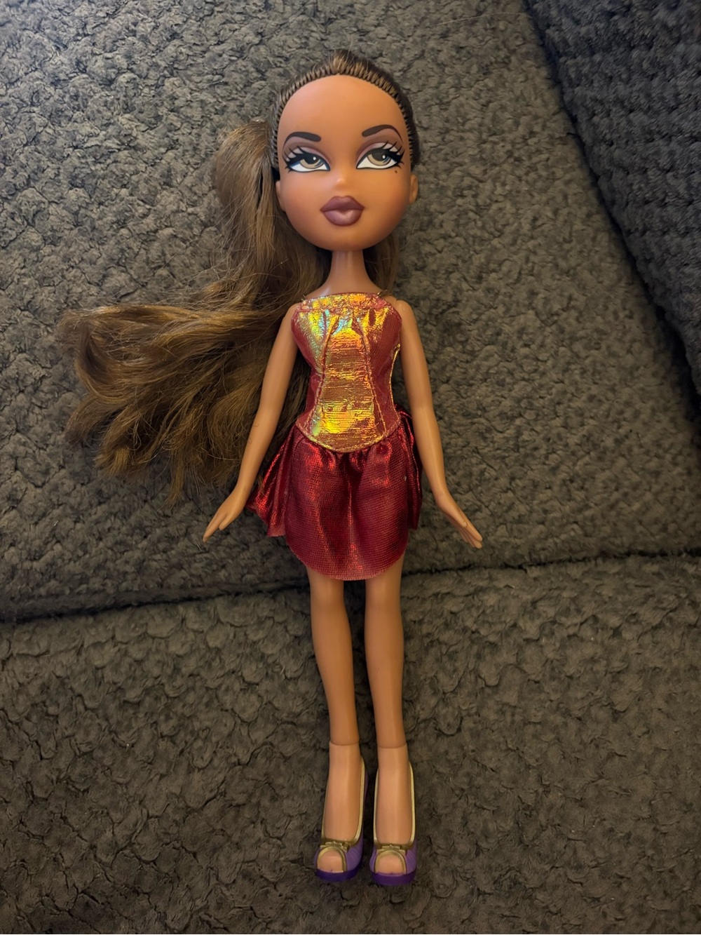 Bratz 2001 Shiny Red and Gold Fashion Dress for Dolls